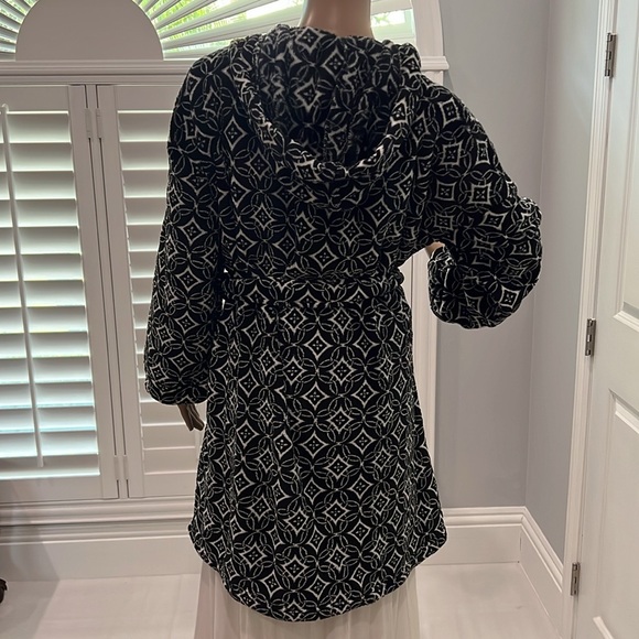Vera Bradley Hooded Fleece Robe Concerto Print - Picture 4 of 9